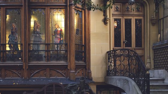 Entrée de la maison Frochot, à Pigalle, 9e arrondissement de Paris. - Emmanuelle Corne