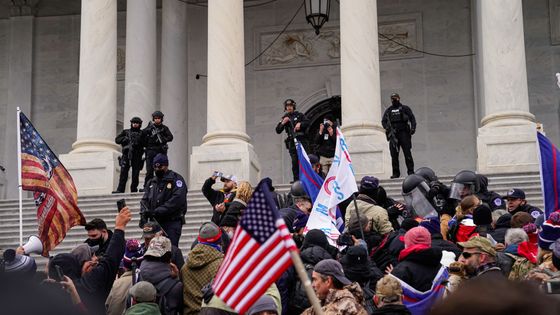 6 janvier 2021, des manifestants partisans de D. Trump envahissent le Capitole ©Getty - Robert Nickelsberg