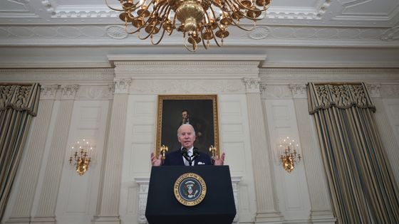 Quels sont les arguments, sinon les atouts, du président américain pour gérer la crise avec la Russie ? ©AFP - WIN MCNAMEE