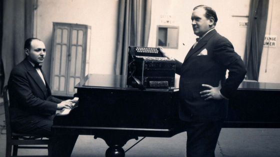 Émile Vacher et Jean Peyronnin (au piano) dans les années 30 - Philippe Krümm / Collection personnelle