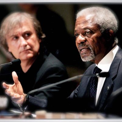 Plantu et Kofi Annan au colloque 'Désapprendre l’intolérance', le 16 octobre 2006 à New York