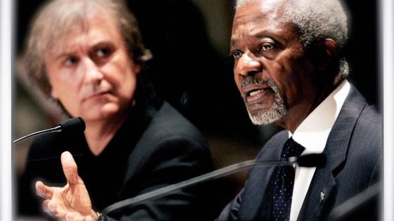 Plantu et Kofi Annan au colloque 'Désapprendre l’intolérance', le 16 octobre 2006 à New York - Cartooning for Peace