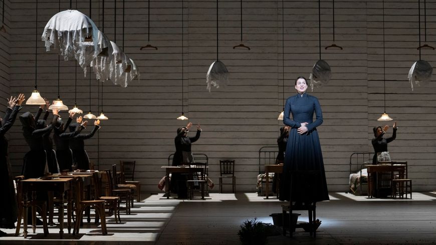 Janáček, Jenůfa – Direction musicale Henrik Nánási, Mise en scène Claus Guth : Asmik Grigorian