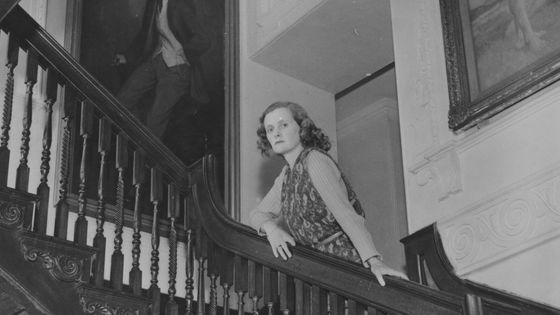 Daphné du Maurier dans sa maison des Cornouailles (années 1950) ©Getty - FPG