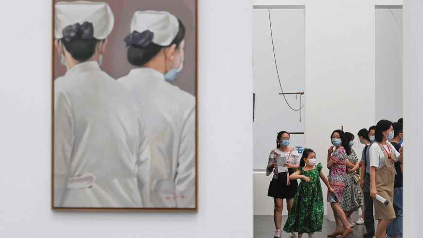 Au centre d'art contemporain de Pékin, une vision plus nuancée sur l'épidémie.