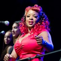 L'auteure-compositrice-interprète Nicole Wray également connue sous le nom de Lady Wray