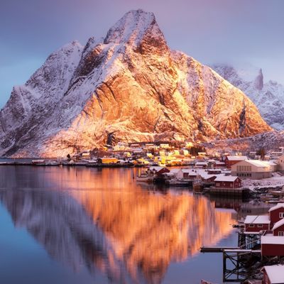 Reine en hiver dans les îles Lofoten, Norvège