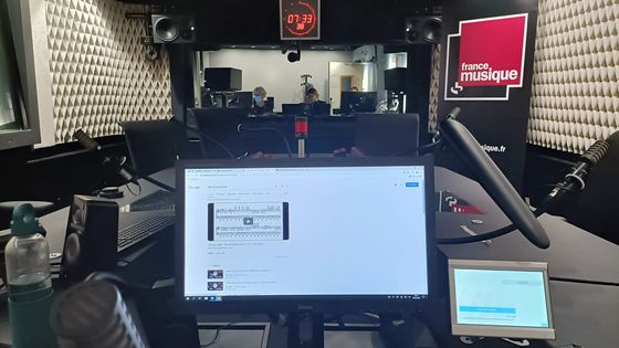Gabrielle reçoit vos suggestions musicales et les diffuse à l'antenne chaque samedi de 7h30 à 9h00 ! - Gabrielle Oliveira Guyon