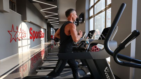 La culture physique devient un argument et un enjeu économique, commercial et culturel de plus en plus important au sein de nos sociétés. ©Getty - Vladimir Gerdo