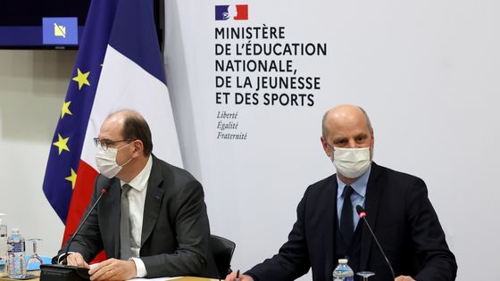 Jean Castex et Jean-Michel Blanquer rencontrent des représentants des syndicats d'enseignants français à Paris le 13 janvier 2022 ©Maxppp - THOMAS COEX / POOL/EPA/Newscom/MaxPPP