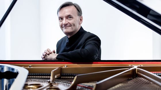 Stephen Hough, pianiste - Photo by Sim Canetty-Clarke