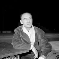 Jean Vilar, directeur du TNP - Théâtre National Populaire - acteur, metteur en scène pendant la répétition d'une pièce au Palais de Chaillot en 1958.