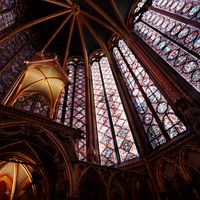 L'édification de lieux de cultes, comme la Sainte Chapelle en 1241, reflète la puissance financière de l'Eglise qui lui ainsi permis de s'imposer dans l'espace.
