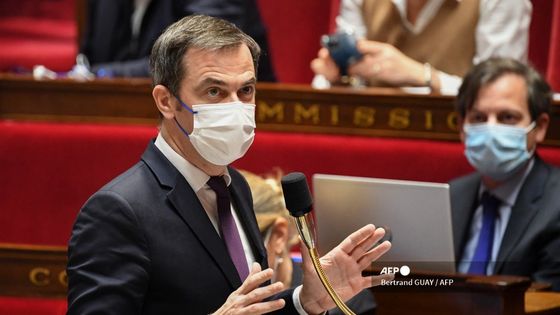 Olivier Veran lors des débats à l'Assemblée nationale sur le projet de loi renforçant les outils de gestion de la crise sanitaire ©AFP - BERTRAND GUAY / AFP