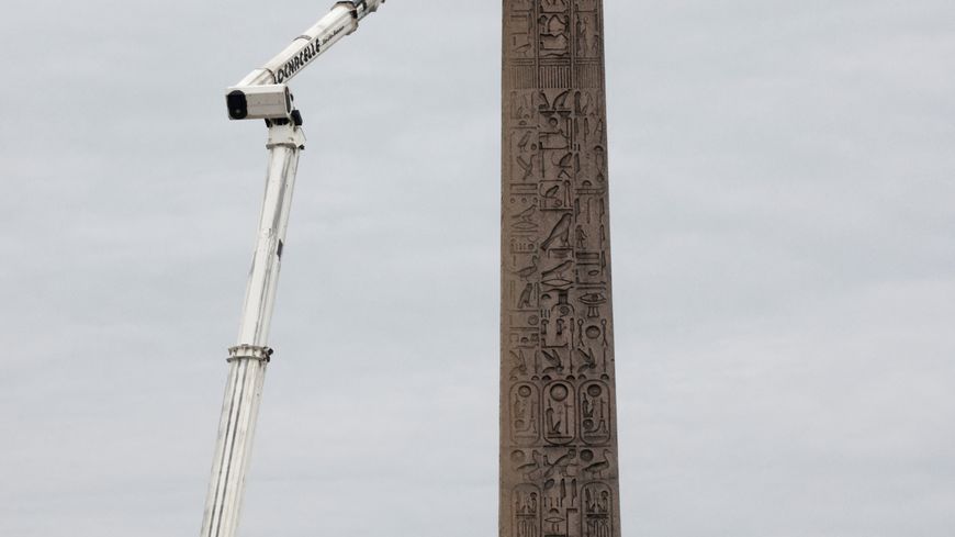 Le chantier de restauration du monolithe de plus de 3 300 ans a fait l’objet en amont de nombreux tests, de relevés à l’aide de scanners 3D et d’observations, comme le montre cette photo prise le 15 février 2021.