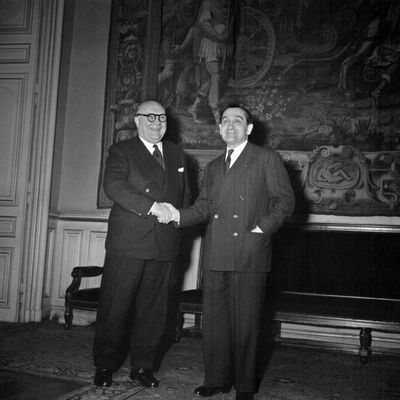 En 1954, le président Pierre Mendès France reçoit le président de la CECA, le Belge Paul-Henri Spaak.