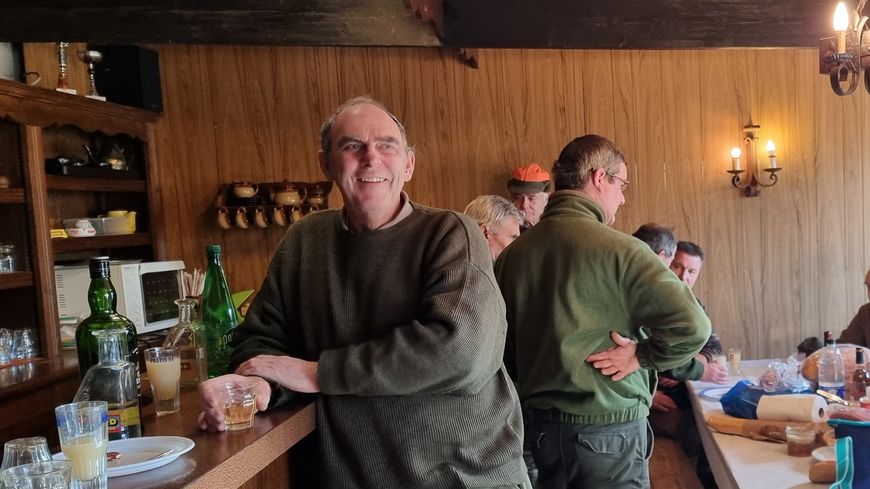 Au Ty Coz, ancien bar privatisé par des chasseurs