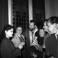Jean-Paul Sartre, Pierre Brasseur pour la pièce "Le diable et le bon dieu" en juin 1951.