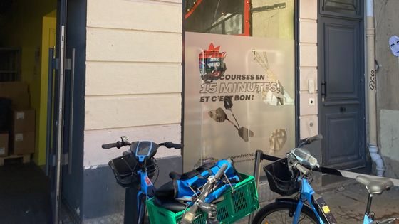 L'un des 200 "dark stores" parisiens. ©Radio France - Rémi Baille