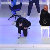 Eminem, genou à terre, dimanche aux côtés de Dr. Dre