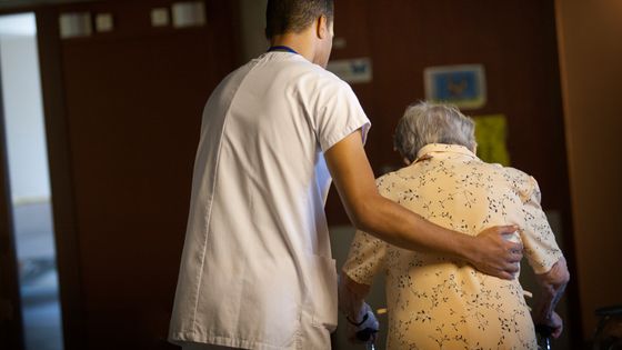 Qu’est-ce qu’être vieux aujourd’hui ? Faut-il changer de regard sur la vieillesse ? ©Getty - BSIP