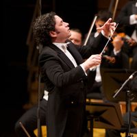 Gustavo Dudamel dirige l'Orchestre symphonique des jeunes du Venezuela Simón Bolívar