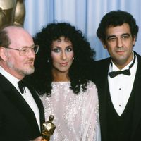 John Williams, Cher et Placido Domingo au 55th Academy Awards à LA en 1983