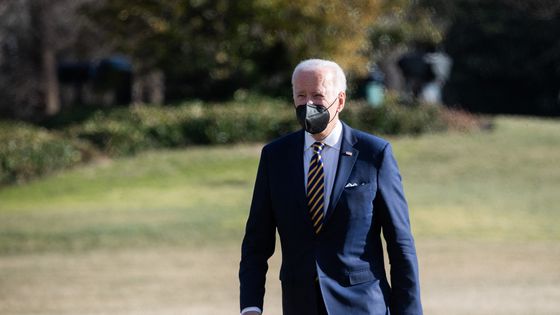 "Les choses pourraient vite s'emballer" a mis en garde Joe Biden sur le dossier ukrainien ©AFP - SAUL LOEB