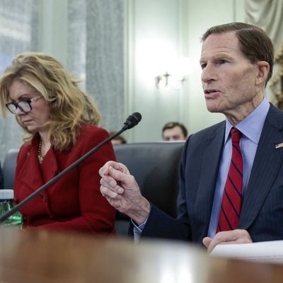 Marsha Blackburn et Richard Blumenthal sont les rapporteurs du projet de loi au Sénat américain