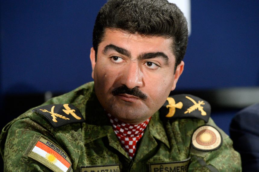 Le général Sirwan Barzani lors d’une conférence de presse à Paris le 1er avril 2015, après la rencontre entre la délégation kurde irakienne et le président français François Hollande à l’Élysée.