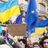 Rassemblement de solidarité avec le peuple ukrainien devant l'ambassade de Russie à Paris, le 22 février 2022.