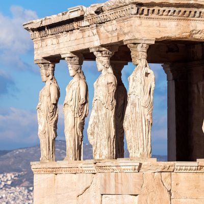 Le temple d'Athéna soutenu par six caryatides