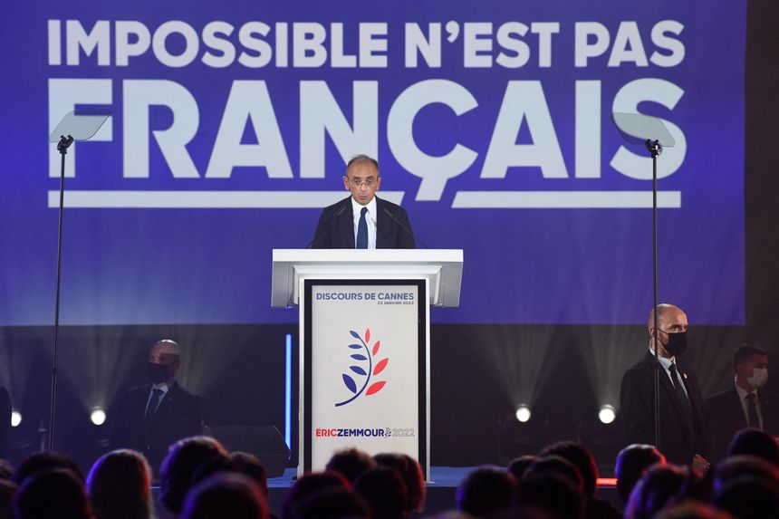 Le candidat Eric Zemmour, lors d’un meeting de campagne, au Palais des Victoires de Cannes, le 21 janvier 2022.