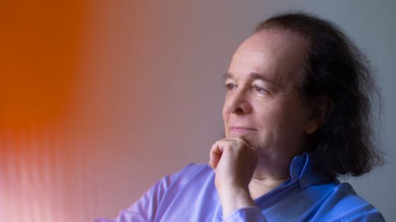 Le pianiste Cyprien Katsaris publie un nouveau disque autour de Saint-Saëns - - Capucine de Chocqueuse
