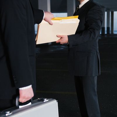 Trahisons à la DGSE : révélations sur le vrai bureau des légendes (publication le 9 février 2022)