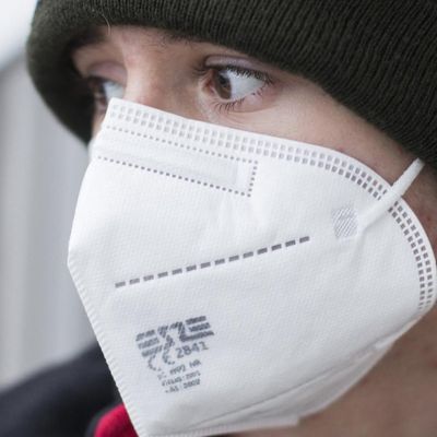 Un enfant portant un masque FFP2 à Strasbourg (Bas-Rhin), le 25 janvier 2022.