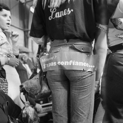 Des supportrices du candidat à la présidence Jacques Chaban-Delmas, le 2 mai 1974 à Montpellier.