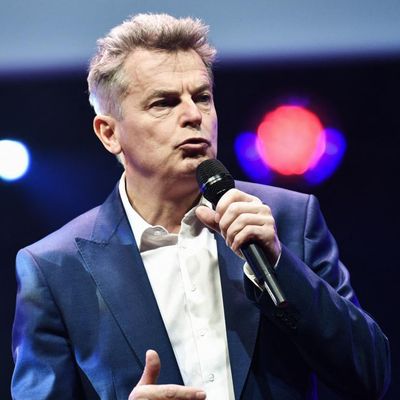 Le candidat communiste à l'élection présidentielle Fabien Roussel à Paris le 22 février 2022.