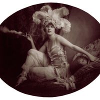 La danseuse Hedy Pfundmayr dans le "Shéhérazade" de Maurice Ravel,1923.