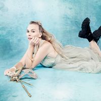 La soprano Elsa Dreisig incarne plusieurs héroïnes mozartiennes sur son nouveau disque "Mozart x 3"