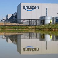 Un entrepôt Amazon à Augny, près de Metz