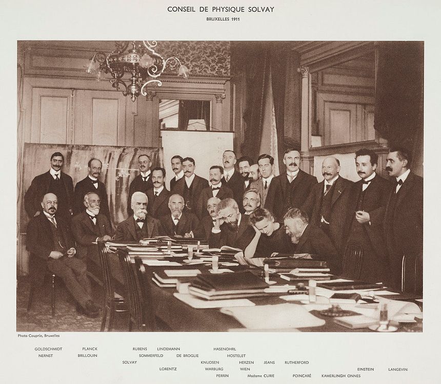 Belgique - 10 juin : 1er Conseil de Physique, Solvay, initié par le chimiste et industriel Belge,Ernest Solvay (1838-1922).