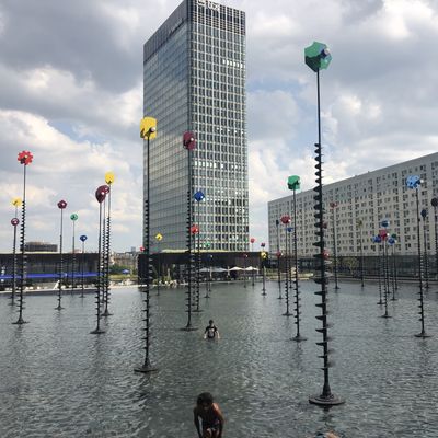 Quartier de la Défense, haut lieu des affaires, et de puissance