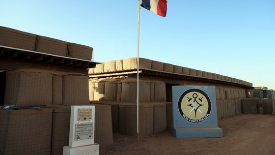Comment la France va-t-elle réagir après le départ de son ambassadeur au Mali ? ©AFP - Thomas COEX / AFP