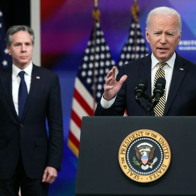 Washington le 16 mars 2022 : le président américain Joe Biden annonce une nouvelle aide militaire à l'Ukraine. A gauche, le secrétaire d'Etat Antony Blinken.