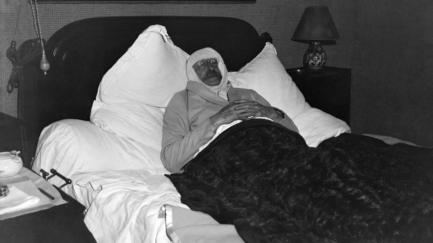 Léon Blum, chez lui, blessé suite à une agression (Paris, 13 février 1936)