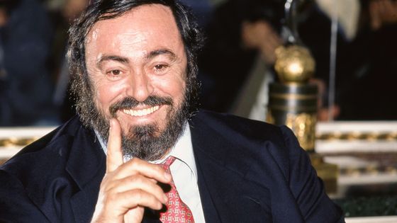 Luciano Pavarotti, ténor mondialement célèbre (Modène, 12 octobre 1935 - 6 septembre 2007) ©Getty - Photo by Gianni Ferrari/Cover/Getty Images