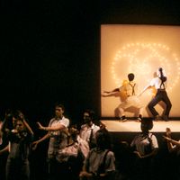 Sheryl Sutton et Lucinda Childs dans "Einstein on the Beach" au Brooklyn Academy of Music Opera House à New York, 1984
