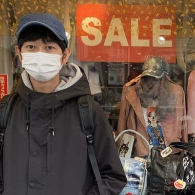 Shoji Morimoto dans les rues de Tokyo