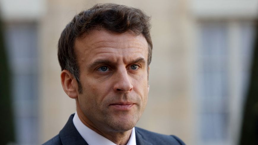 Candidat à sa réelection, Emmanuel Macron veut aussi reporter l'âge légal de la retraite à 65 ans